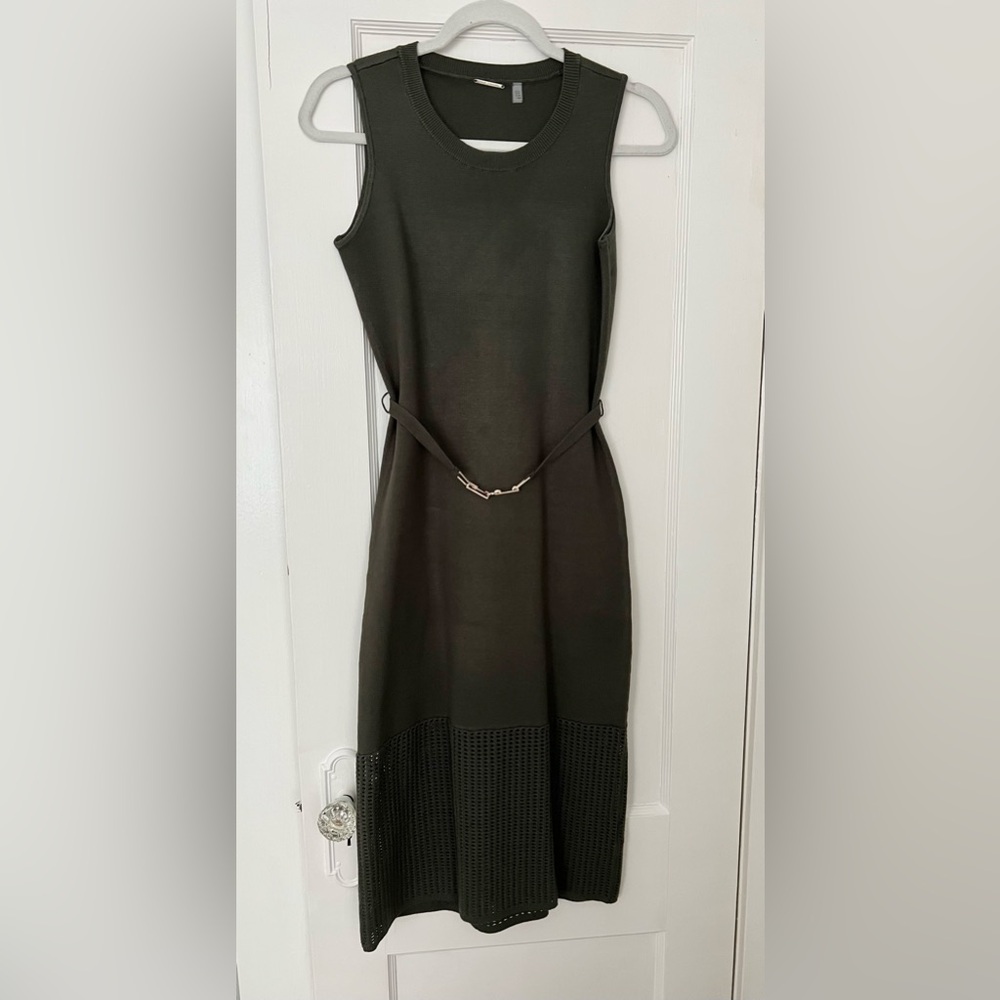 Elegant Green Sleeveless Dress